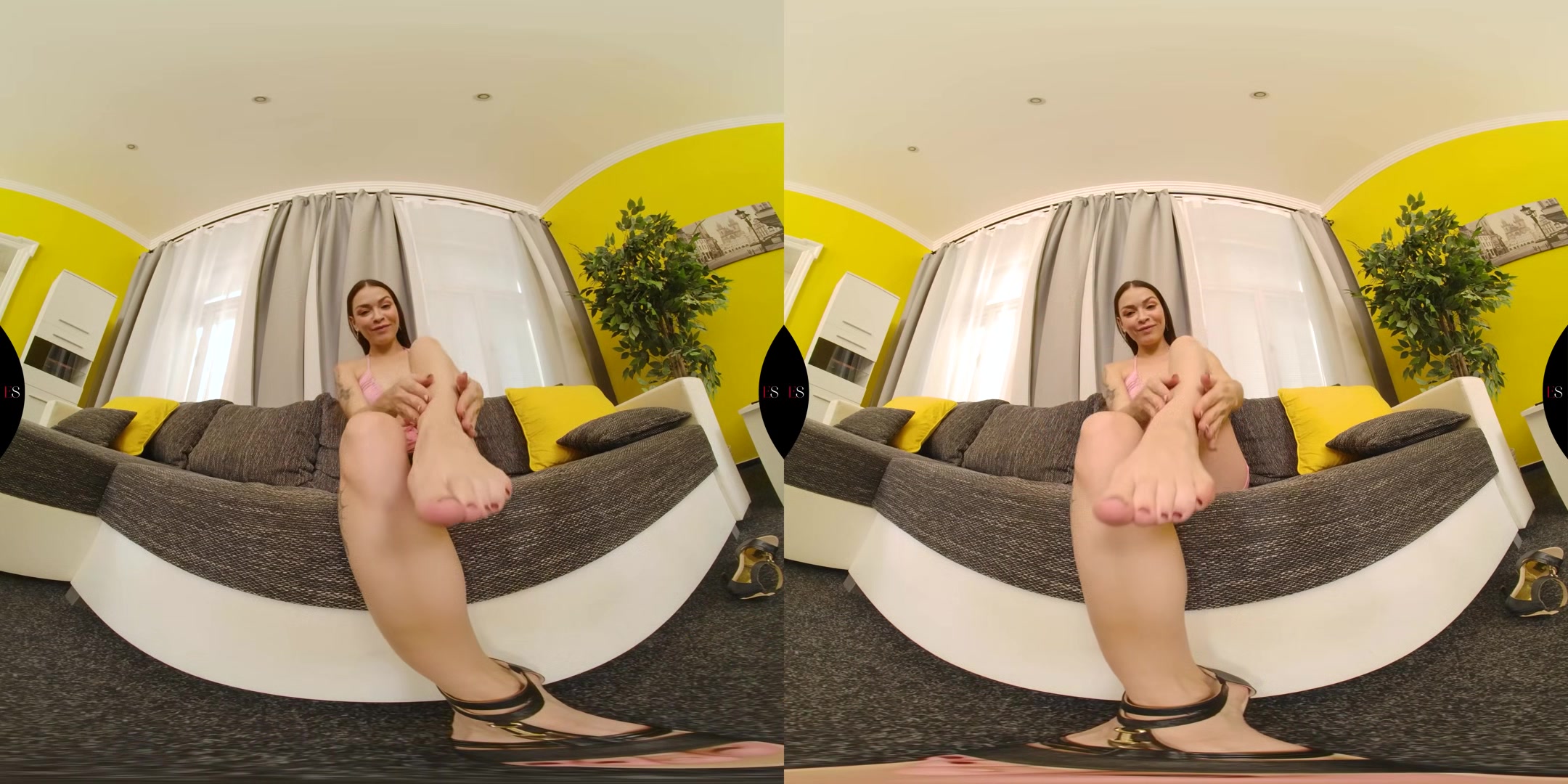Yessica Bunny Has Sexy Feet - Erotic Sinners