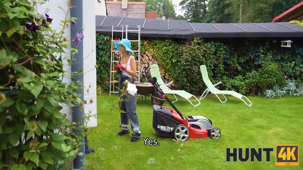 Lucky Bee In Lawn Mower Women 11 Min