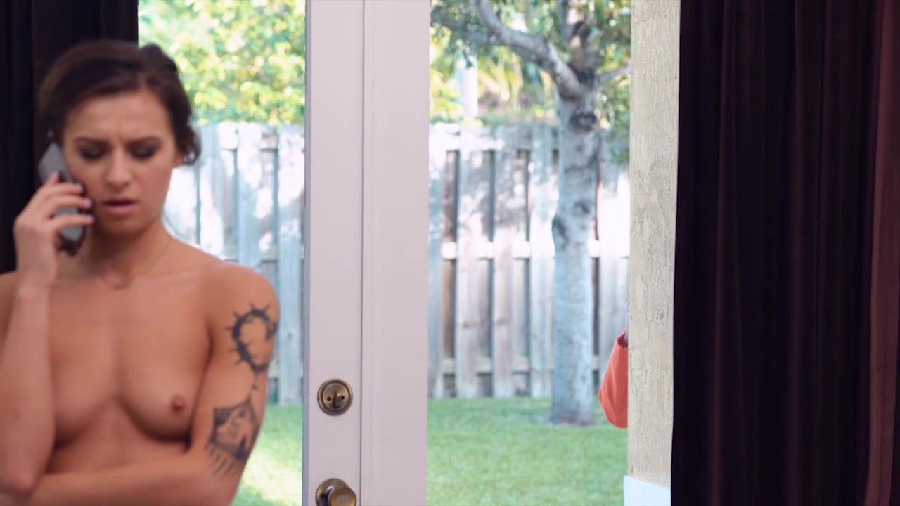 teen 18+ Creeper Avery Moon - Punished By Escaped Prisoner