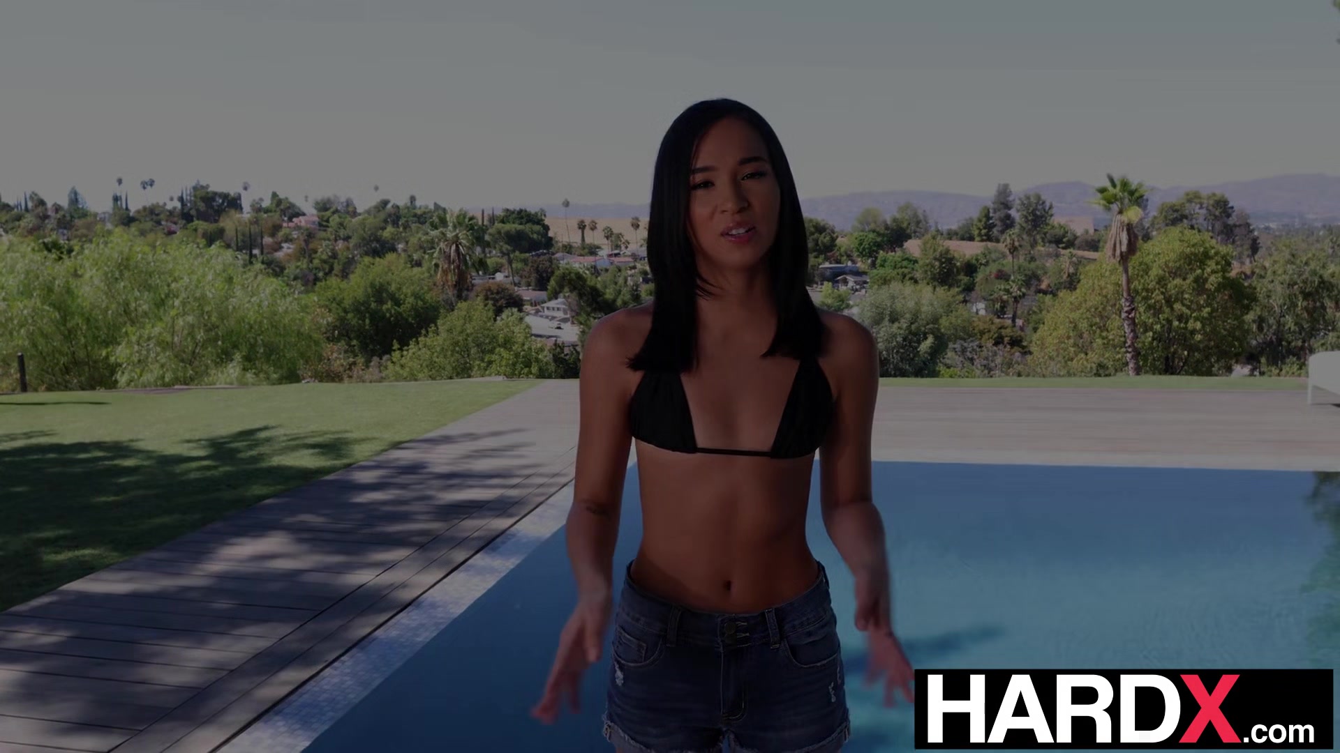 HardX - Petite Tinybopper Hardcore Drilled By Huge Cock