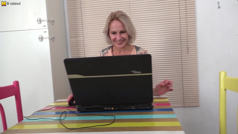 Horny Blonde Houswife Loves A Big Cock - MatureNL