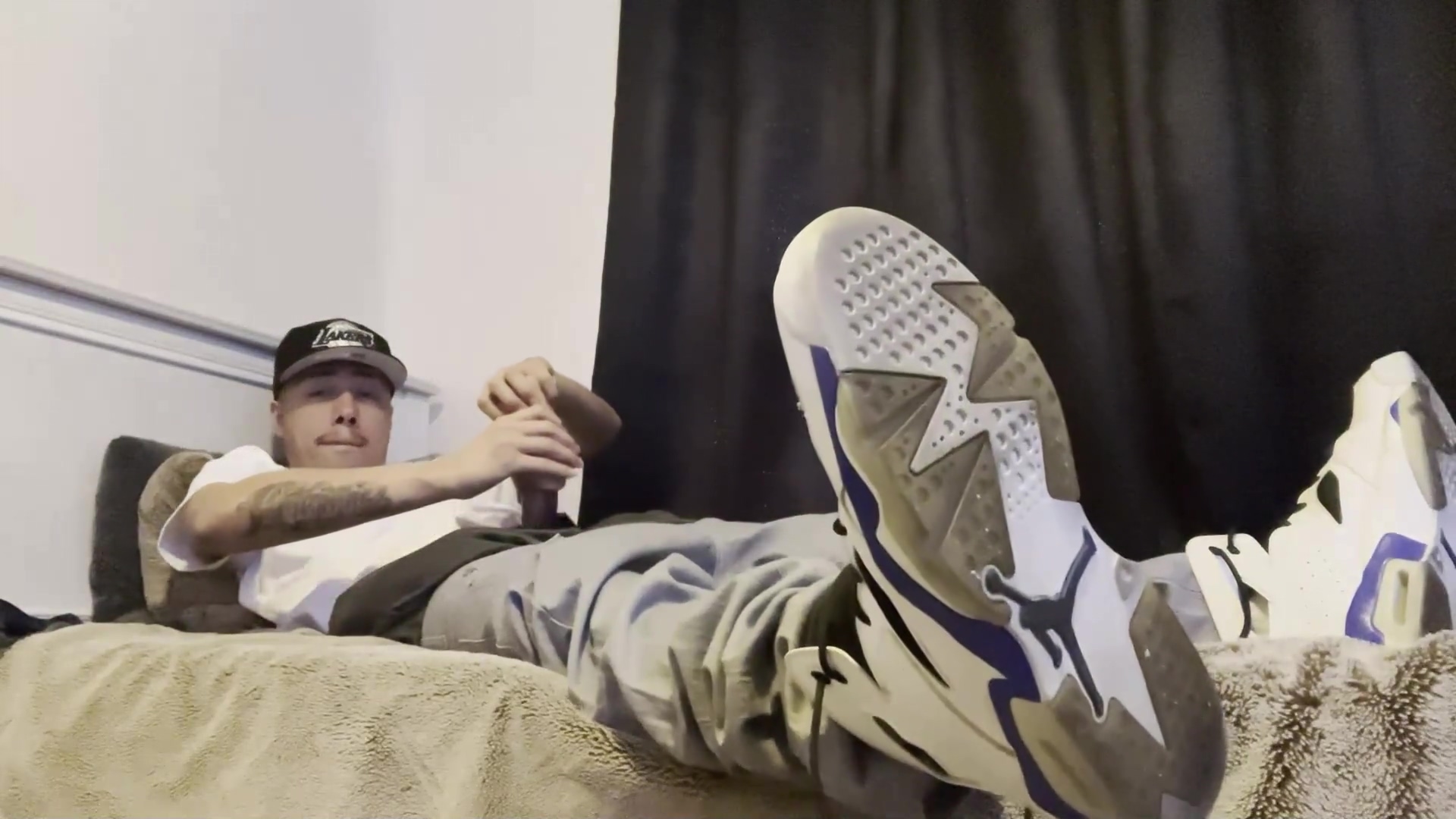 Chillin And Sagging In Bed While I Fuck My Toy - Sexysaggeryo