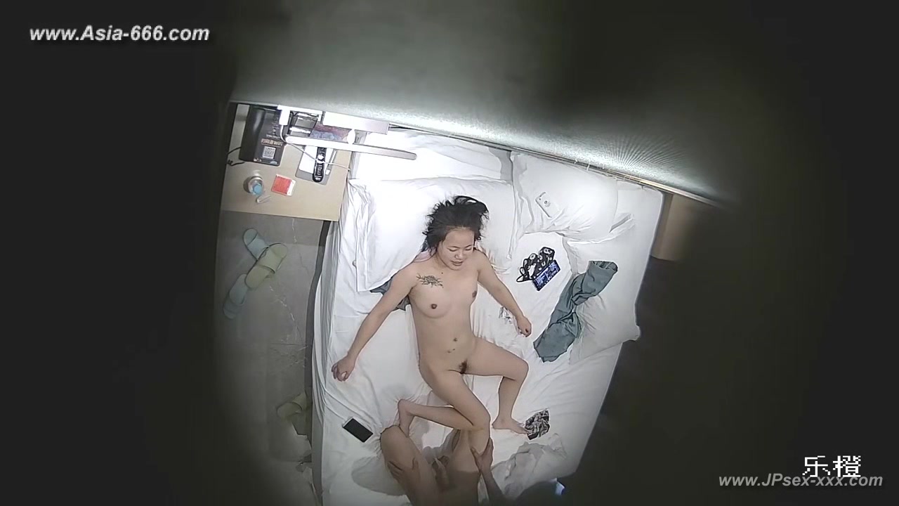 Hackers use the camera to remote monitoring of a lover's home life.638