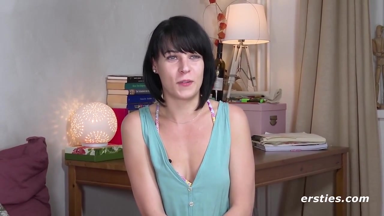 Studentin Aus Berlin Verwohnt Ihre Muschi Mit Dildo