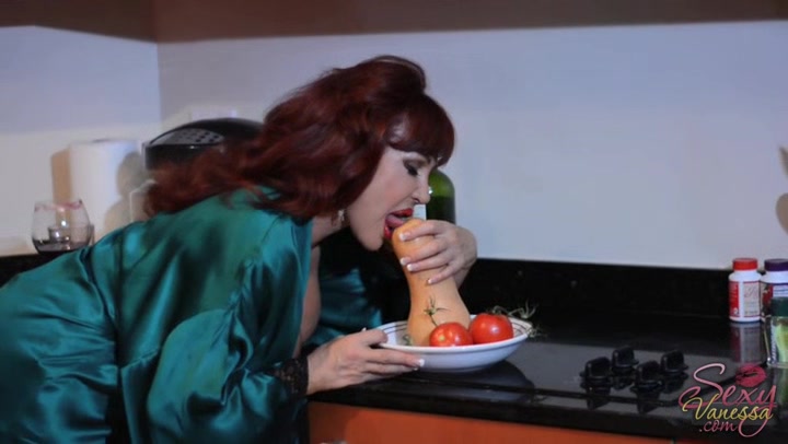 Sexy Vanessa in Fresh Produce Self Lovin Clip#1