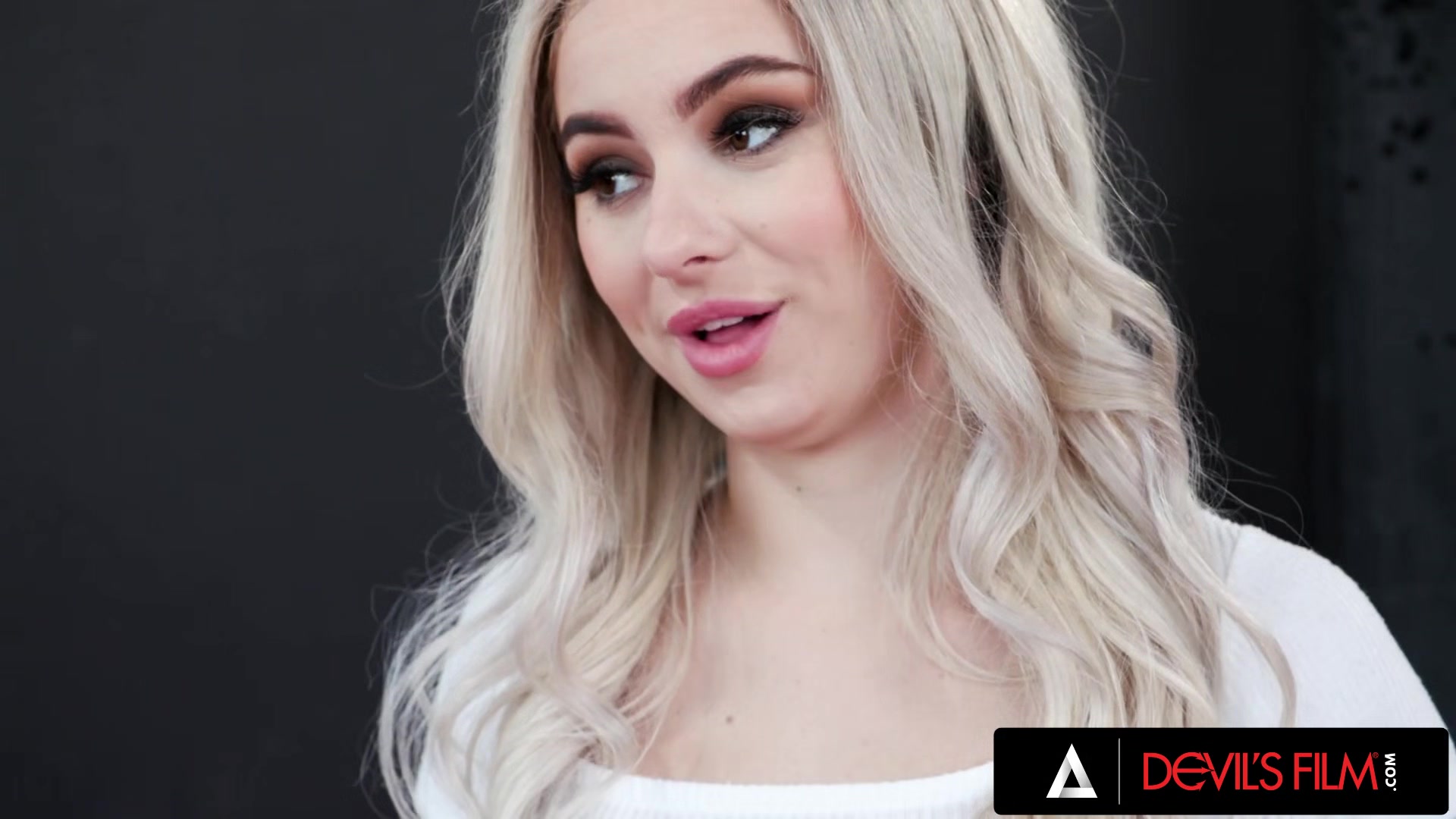 Aria Banks And Her Husband Must Have Bisexual Sex With The Medium To Know Their Future
