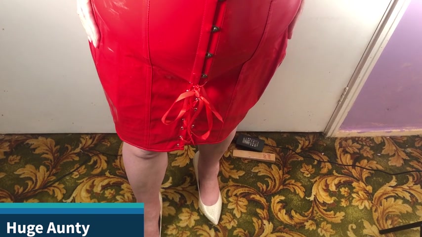 Aunty's huge saggy J cup boobs - SecretHandful