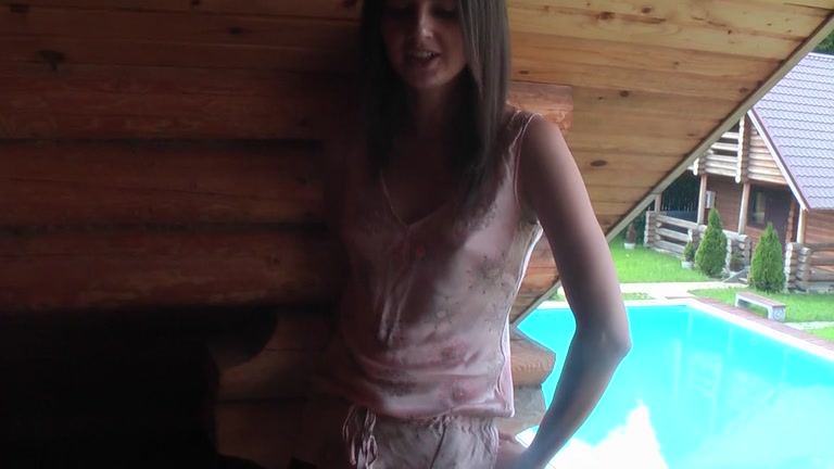 Gorgeous skinny girl has one-time paty sex