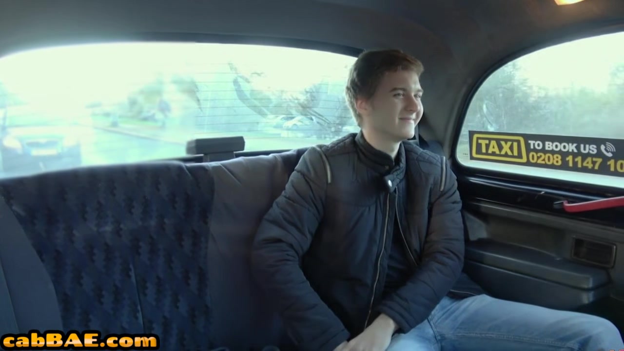 Cute euro cabbie pussyeaten before sideways sex on backseat