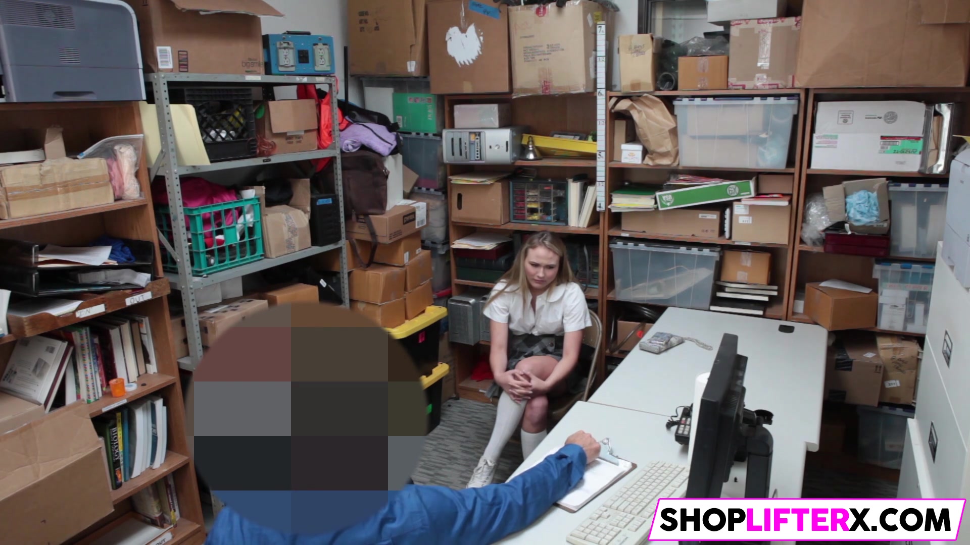 Shoplifting teen 18+ asks for forgiveness