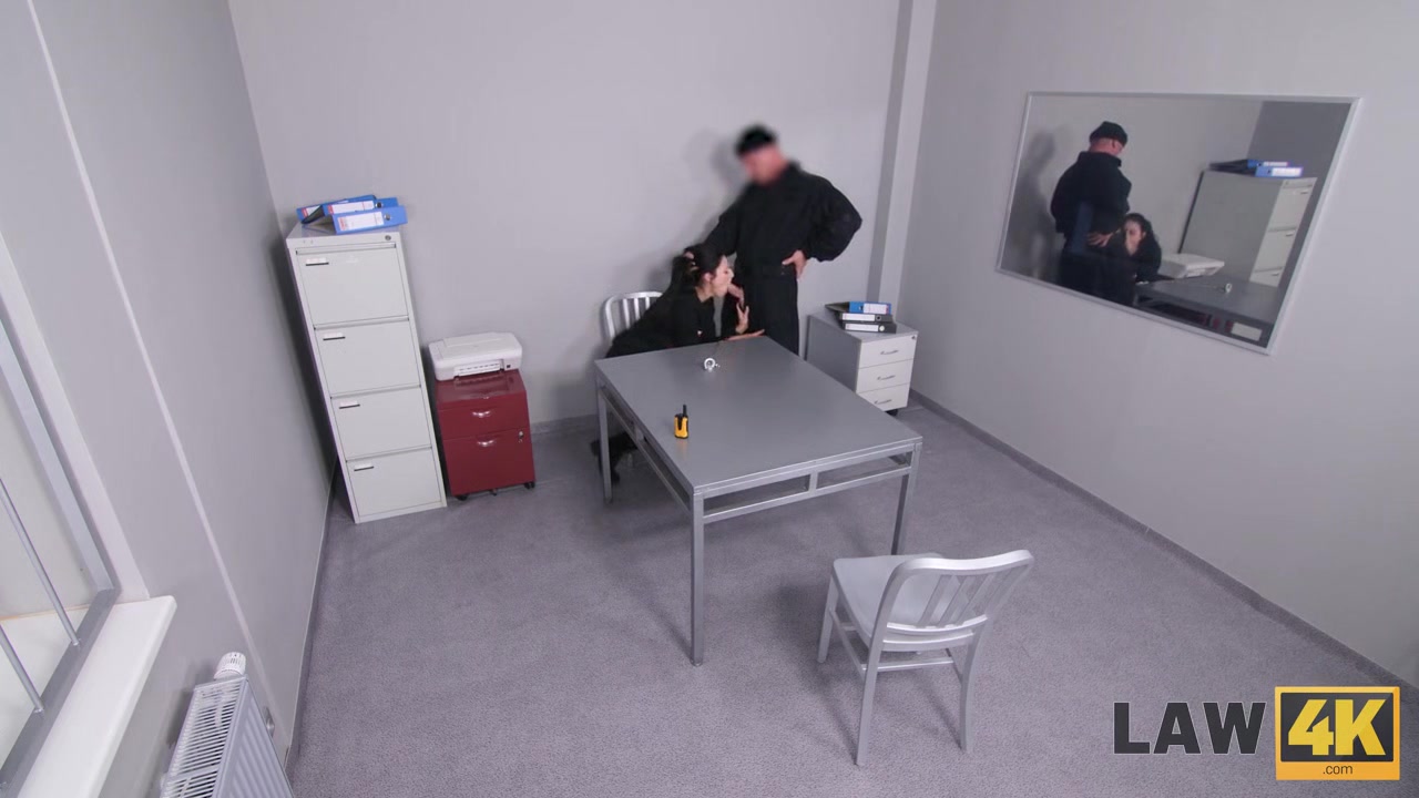 LAW4k. Young criminal finds a way out from the cage taking all clothes off