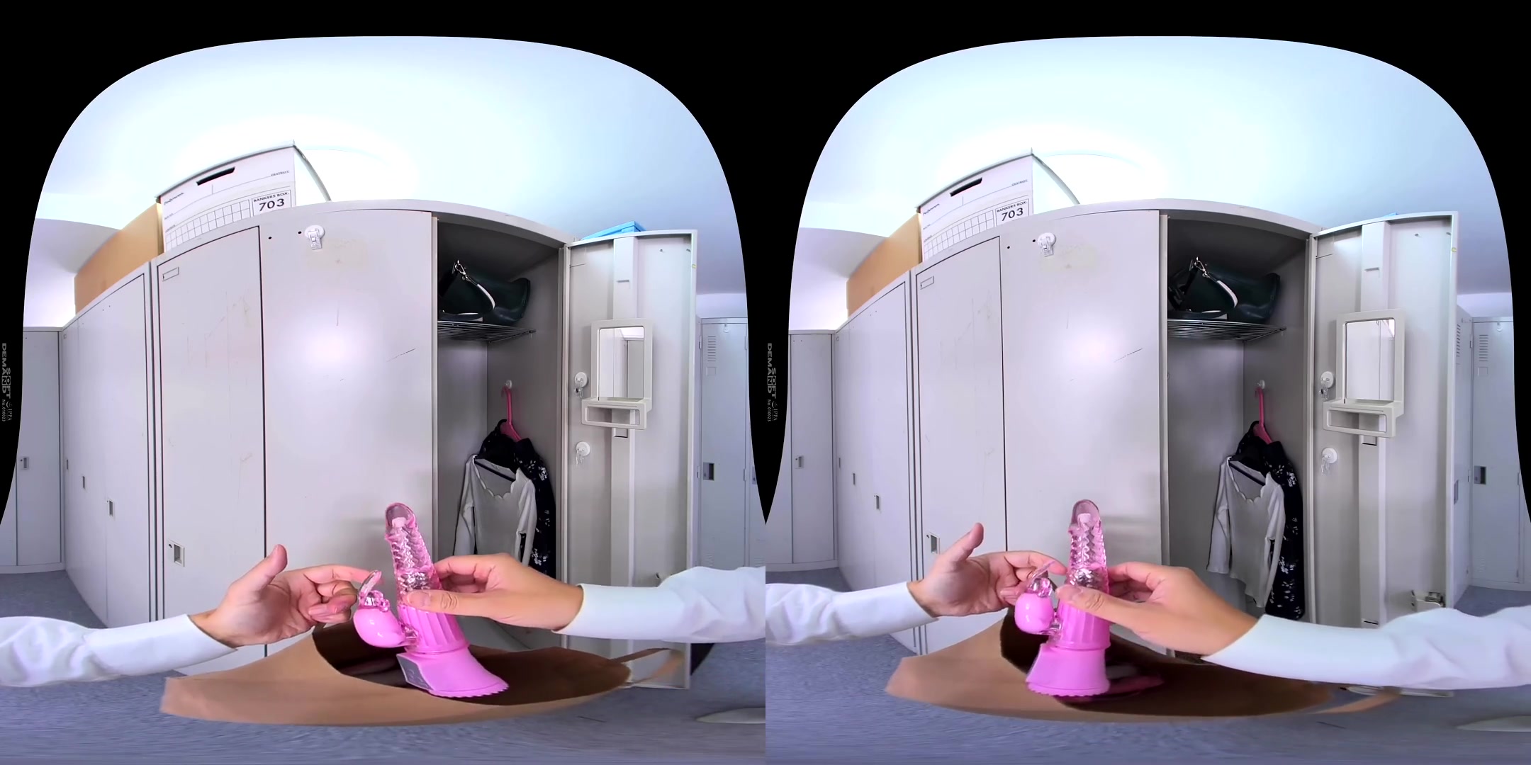 Inside the Locker in the Ladies' Dressing Room with Suzu Honjo 1 - Panties Fetish