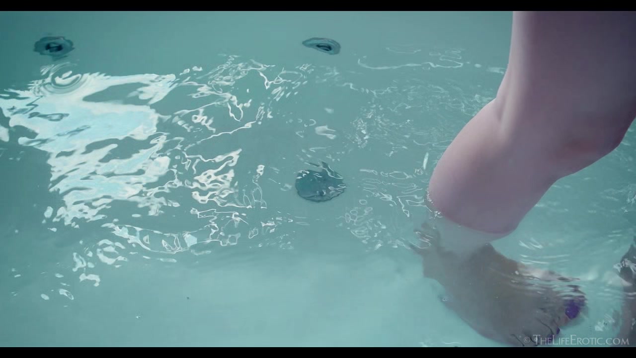 Deep Clean - Lisa - TheLifeErotic