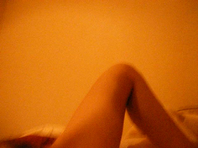 Girlfriend gets her hairy twat fingered until she came