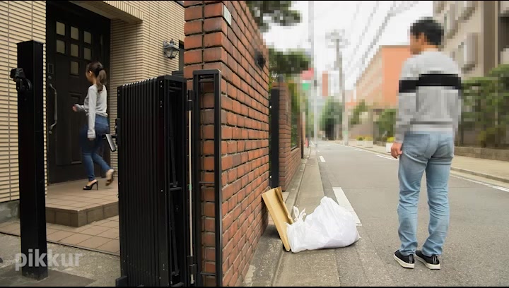 Emi Aoi Braless Neighbor In The Morning: Emi Aoi