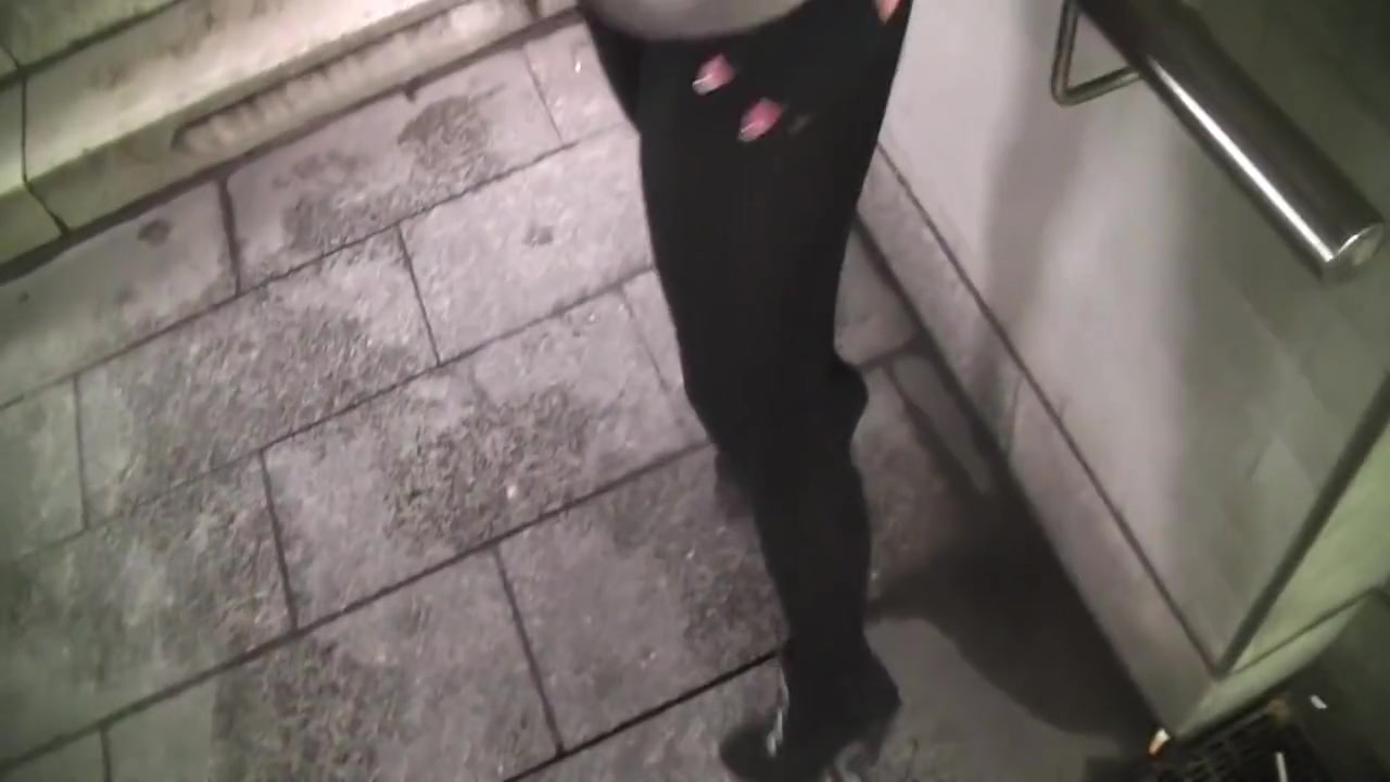 Public Fick! Kennst Du Die U-bahnstation