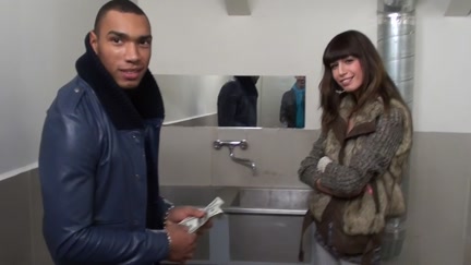 Brown gal sucks jocks in the mall