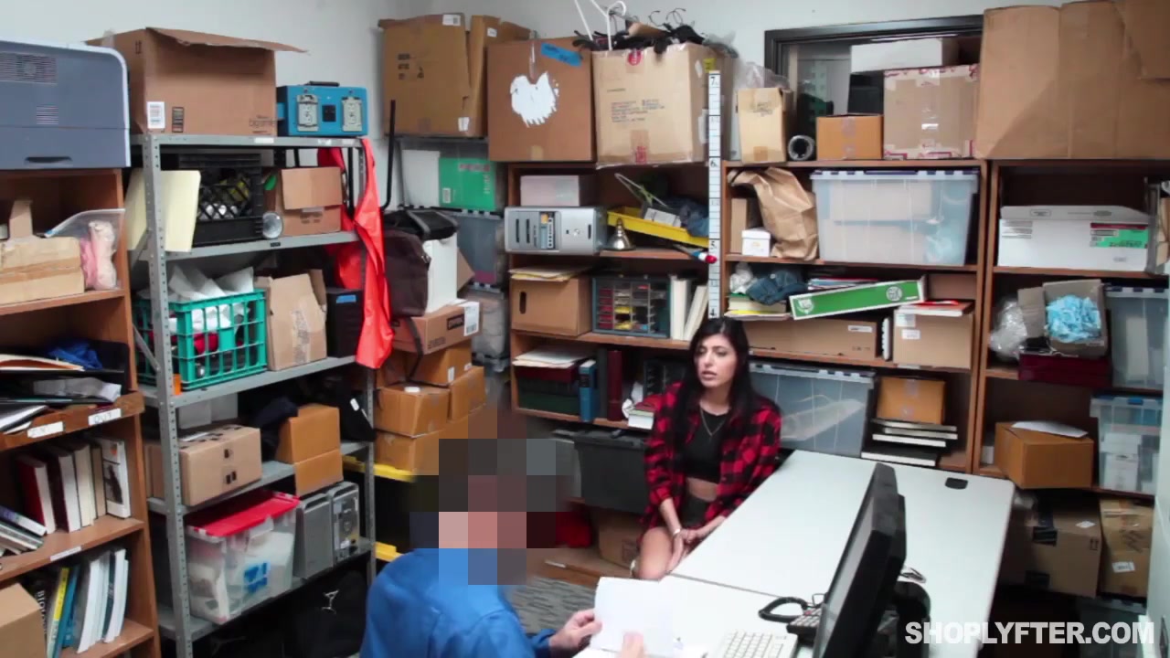 Audrey Royal - Shoplifter Agrees To Suck Off Two Cocks To Escape Jail