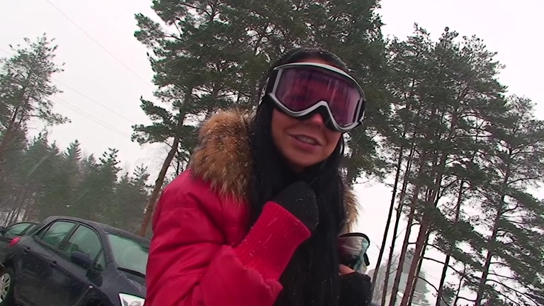 Pair tries outlandish blow job outdoors