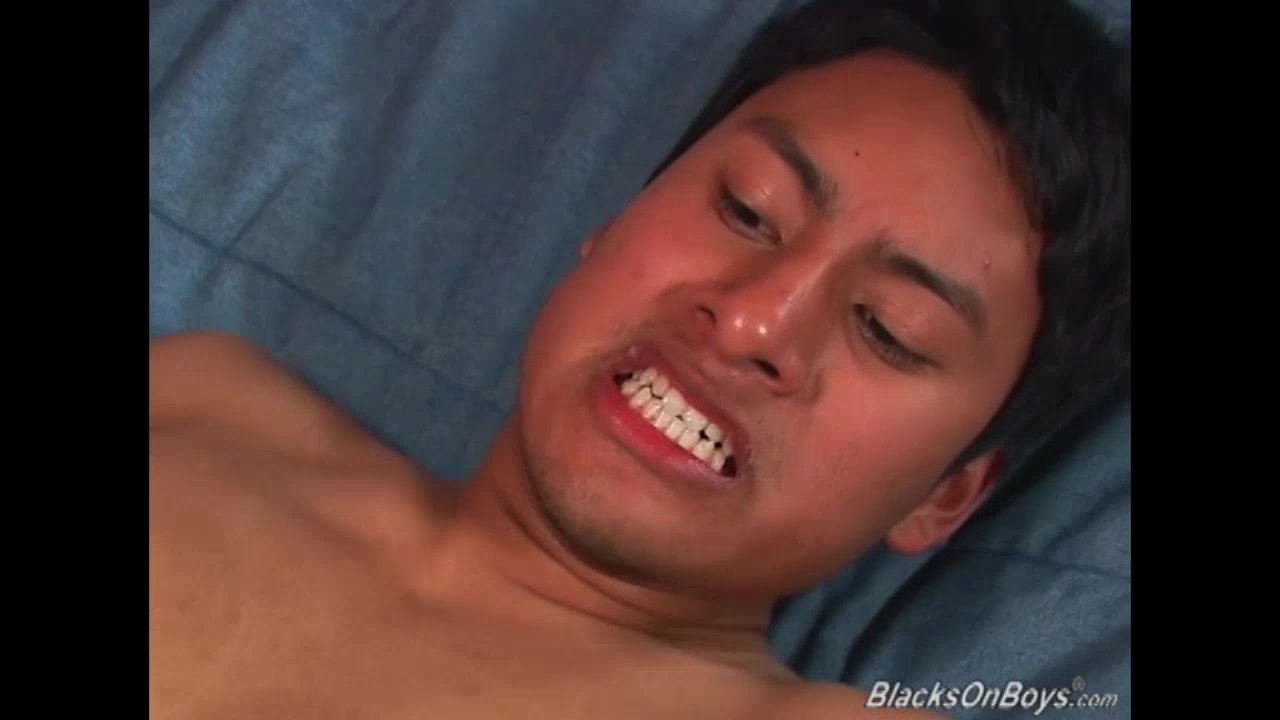 Mexican dude sucking black cock