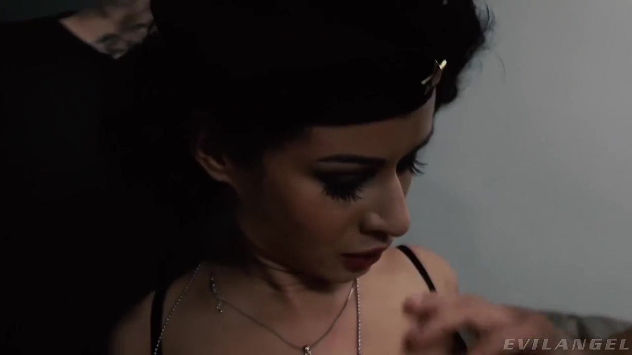Stacy Bloom - A Hot Female Soldier Is Fucked By Her Two Colleagues!