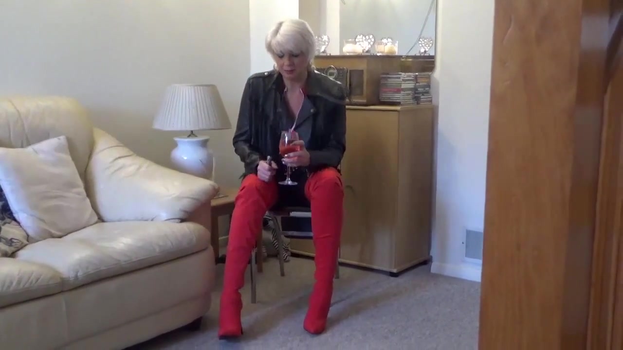 Dimonty In Red Boots - PhillipasLadies