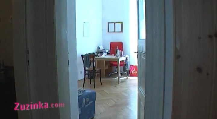 Sexy amateur Zuzinka plays behind the scene