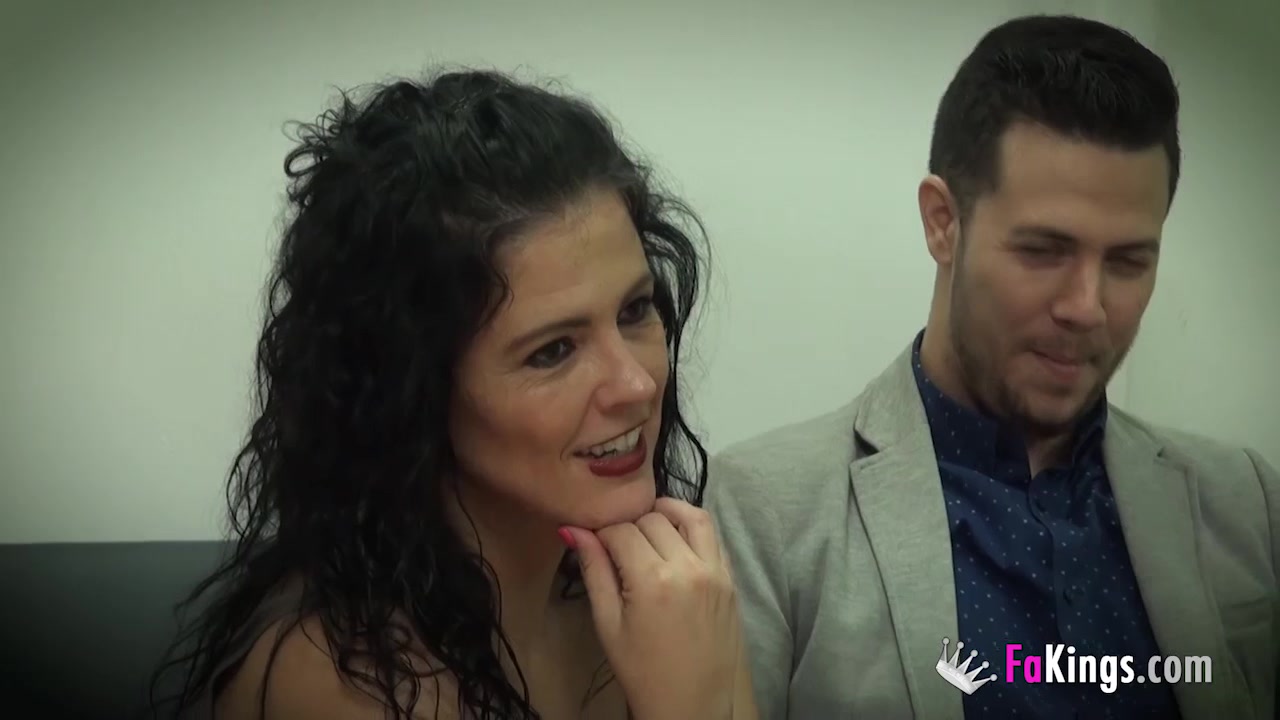 Nuria and Montse's threesome with Julian's cock