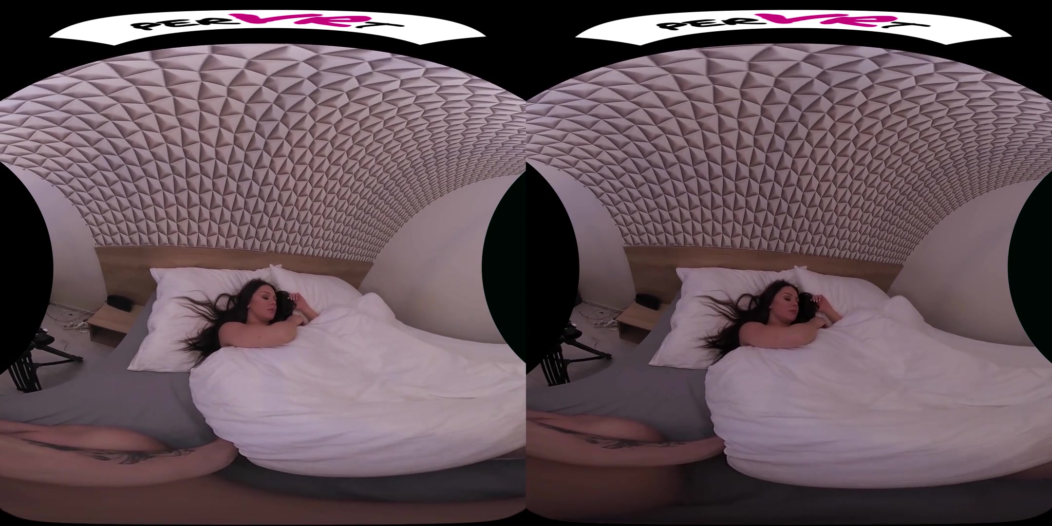 Angie Lee Lynx in Waking Up My GF - perVRt