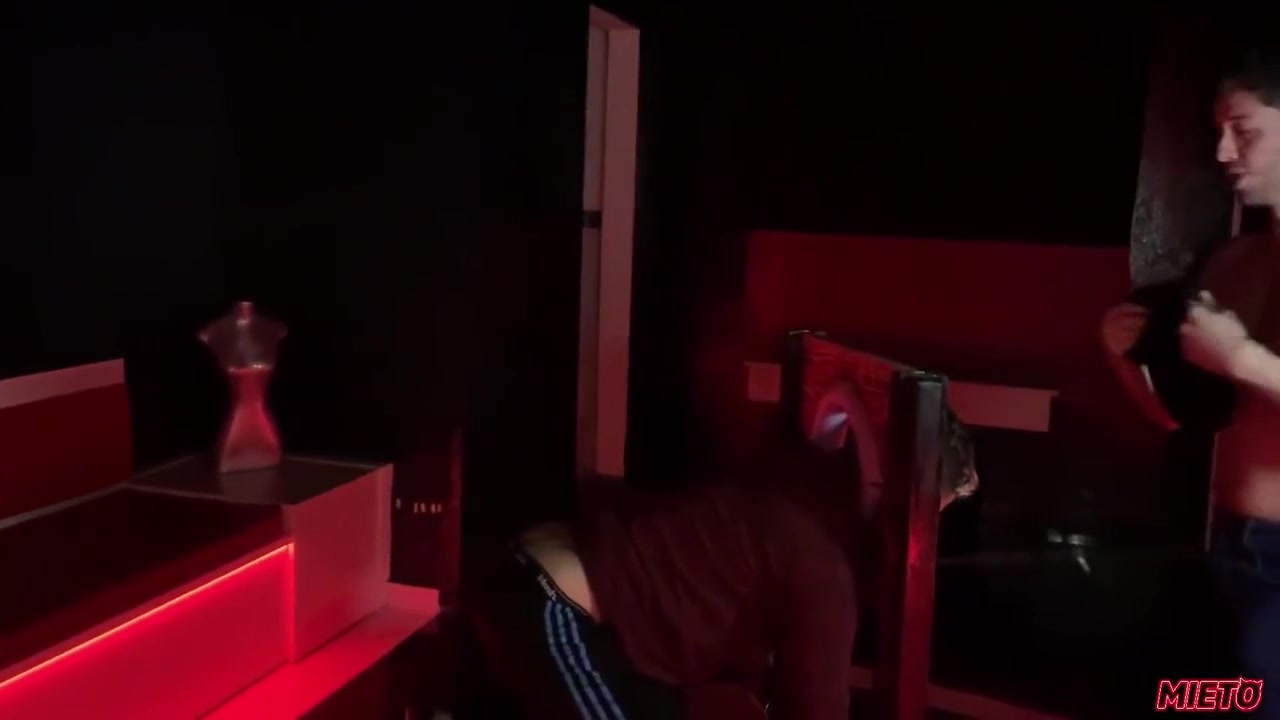 Comi A Bunda Do Novinho Ate Sangrar No Bar Aonde Encontrei Esse Loirinho Imobilizado Ao Meu Bel Prazer. xvideos Red 5 Min With Mata Hari