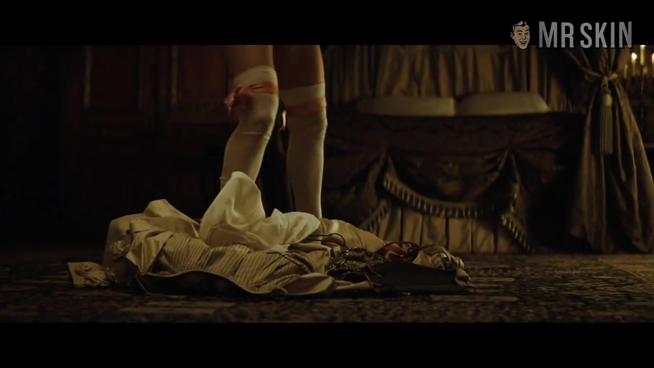 Strap-On Sex, Keira Knightley's B-Day Spanking, And More - Mr.Skin