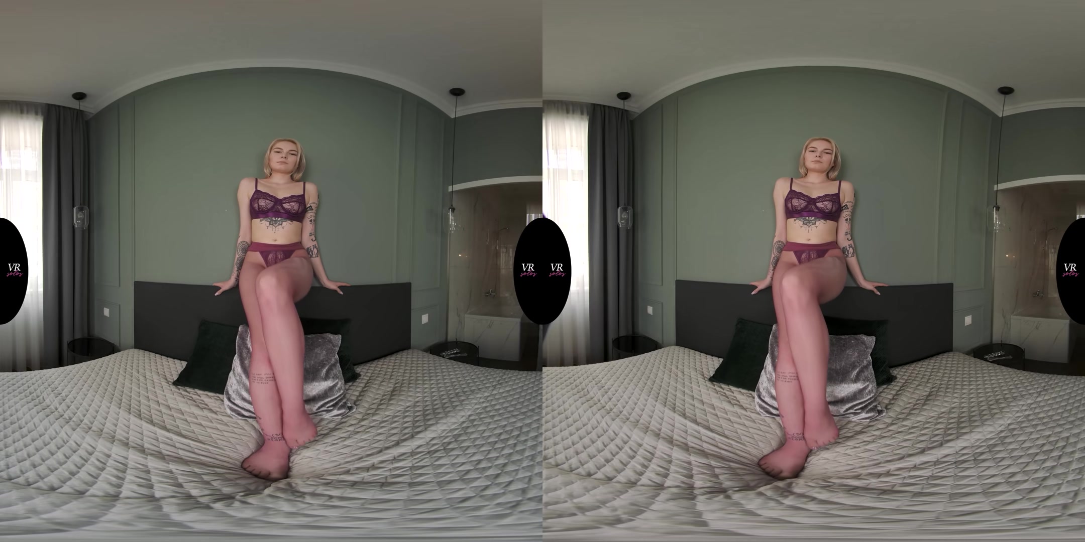 Petite teen 18+ Fucks Herself With Glass Dildo - VRsolos