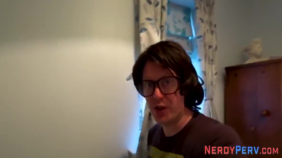 Yorkshire Nerd Cums Into Big Babes Mouth