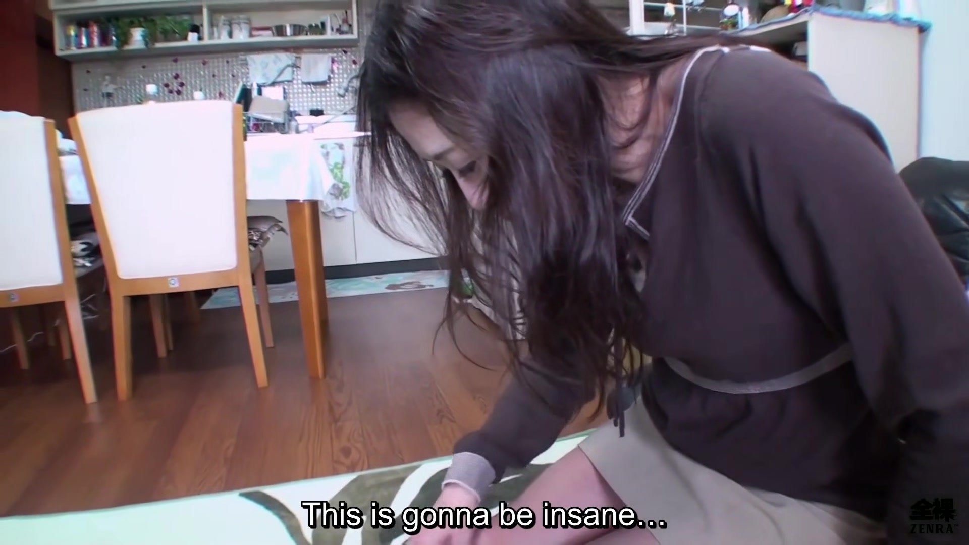 Older Japanese wife in junky apartment afternoon quickie