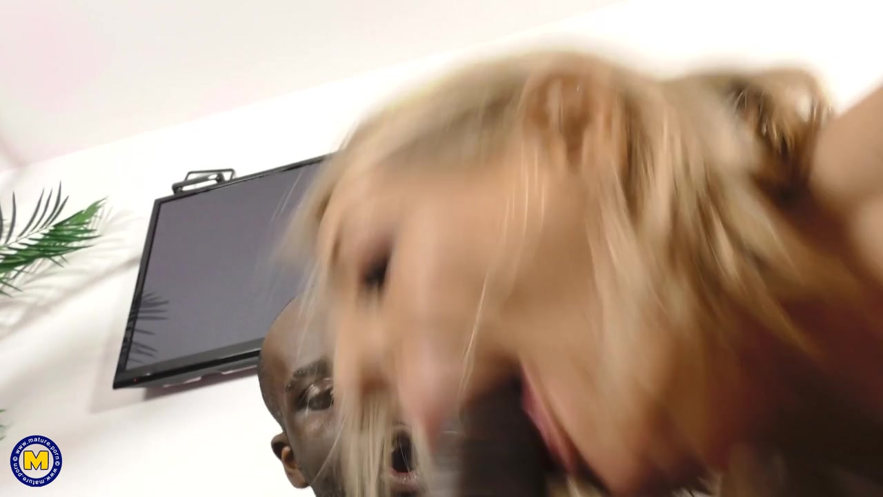 What Happens When British Nympho Milf Chantelle Kittycat Gets A Big Black Hard Cock To Play With - MatureNl