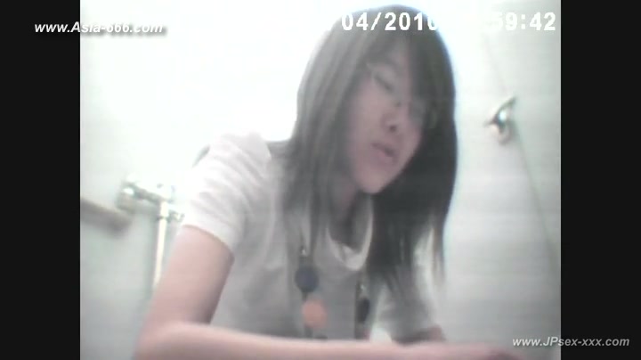 chinese girls go to toilet.63