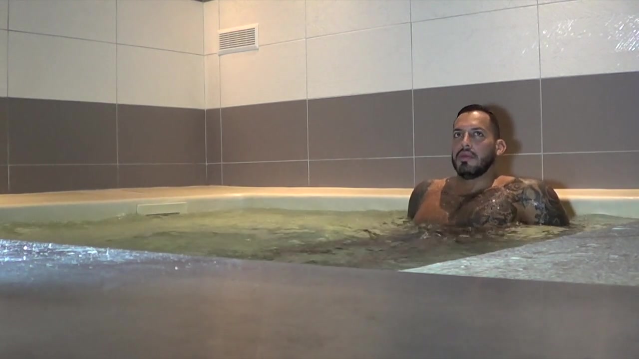 Webcam In Jacuzzy With Viktor Rom And Aymeric Deville - RawPornSpy