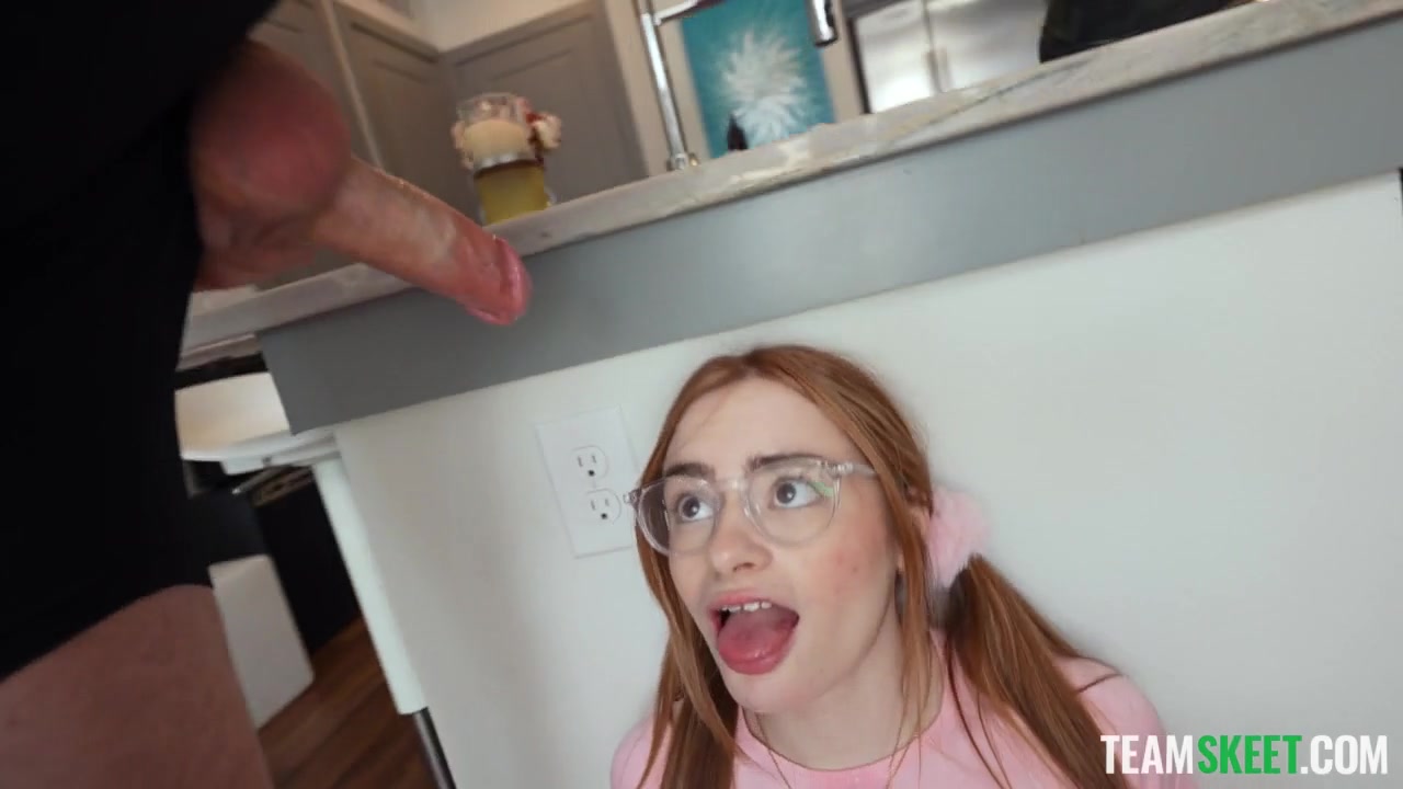 Mimi Monet & Bobby Beefcakes in She Likes To Get Messy - ShesNew