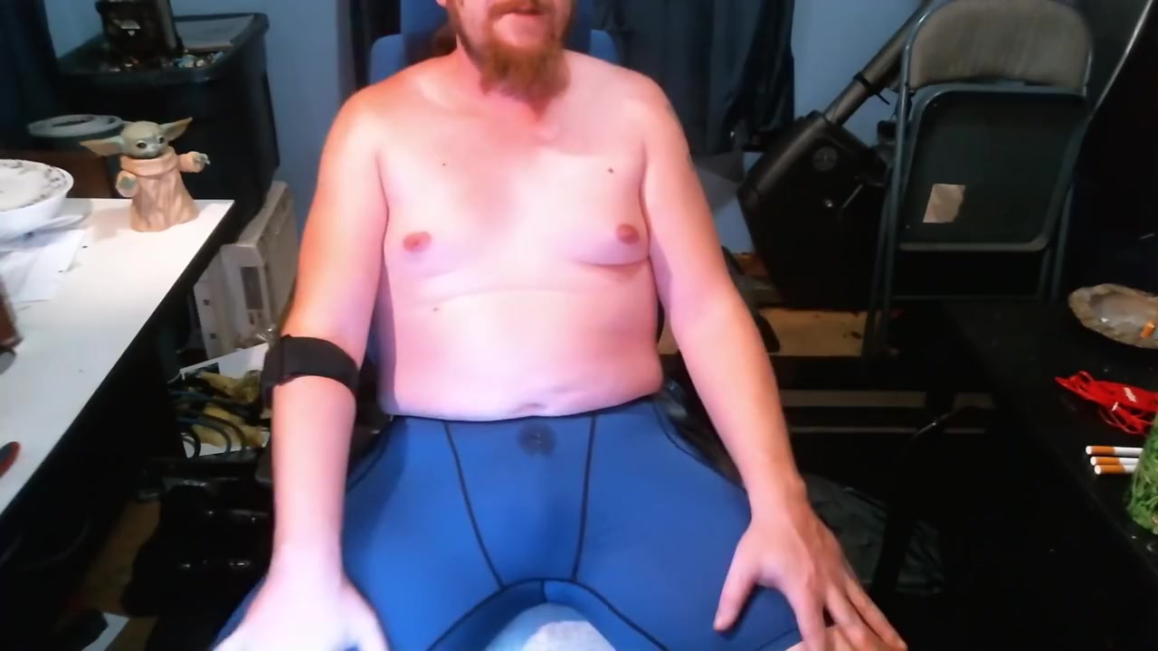 Wetting My Compression Shorts After Holding For 8 Hours!