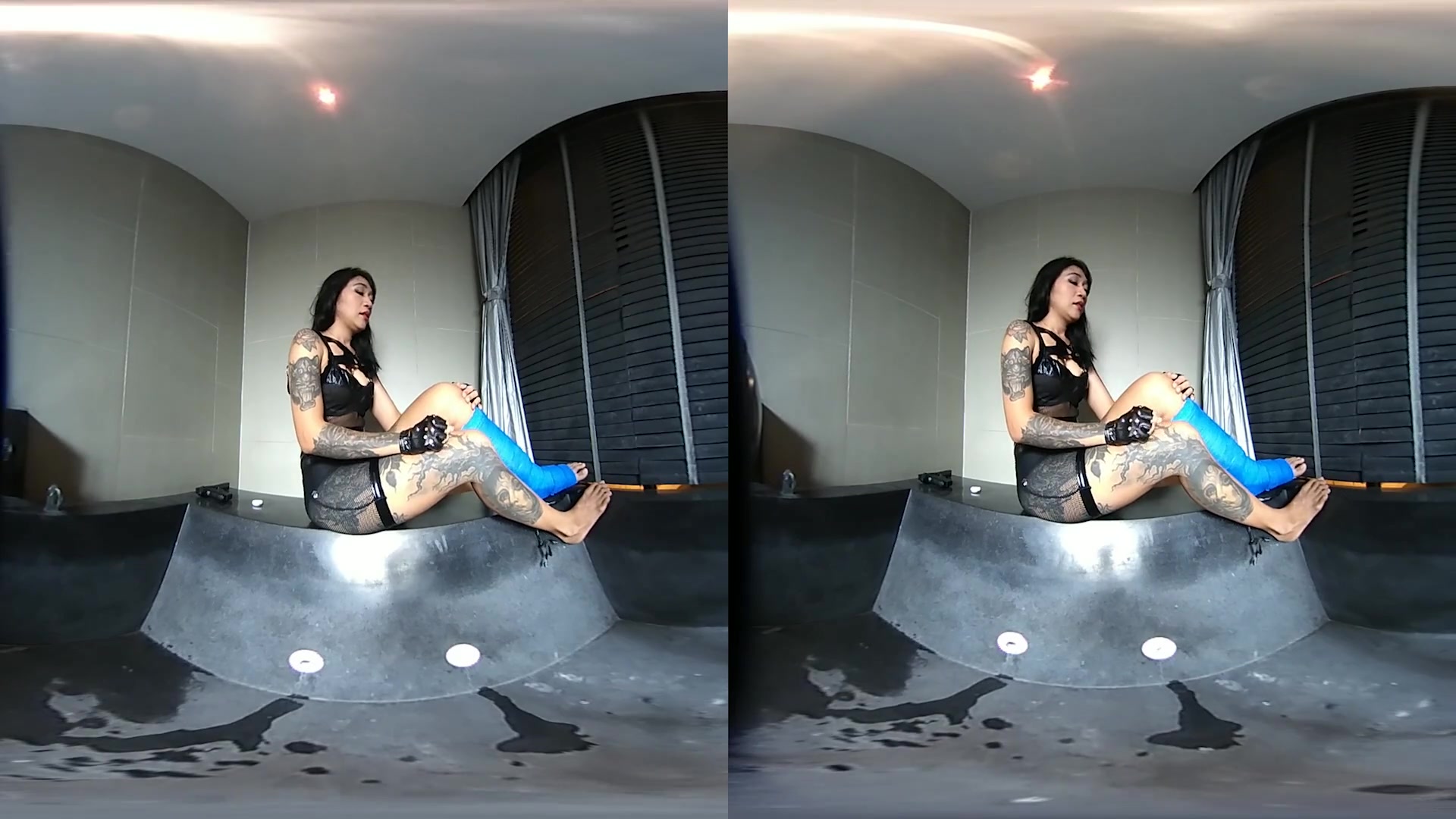 Short Cast Leg And Dominatrix Outfit (SCL) - VRpussyVision