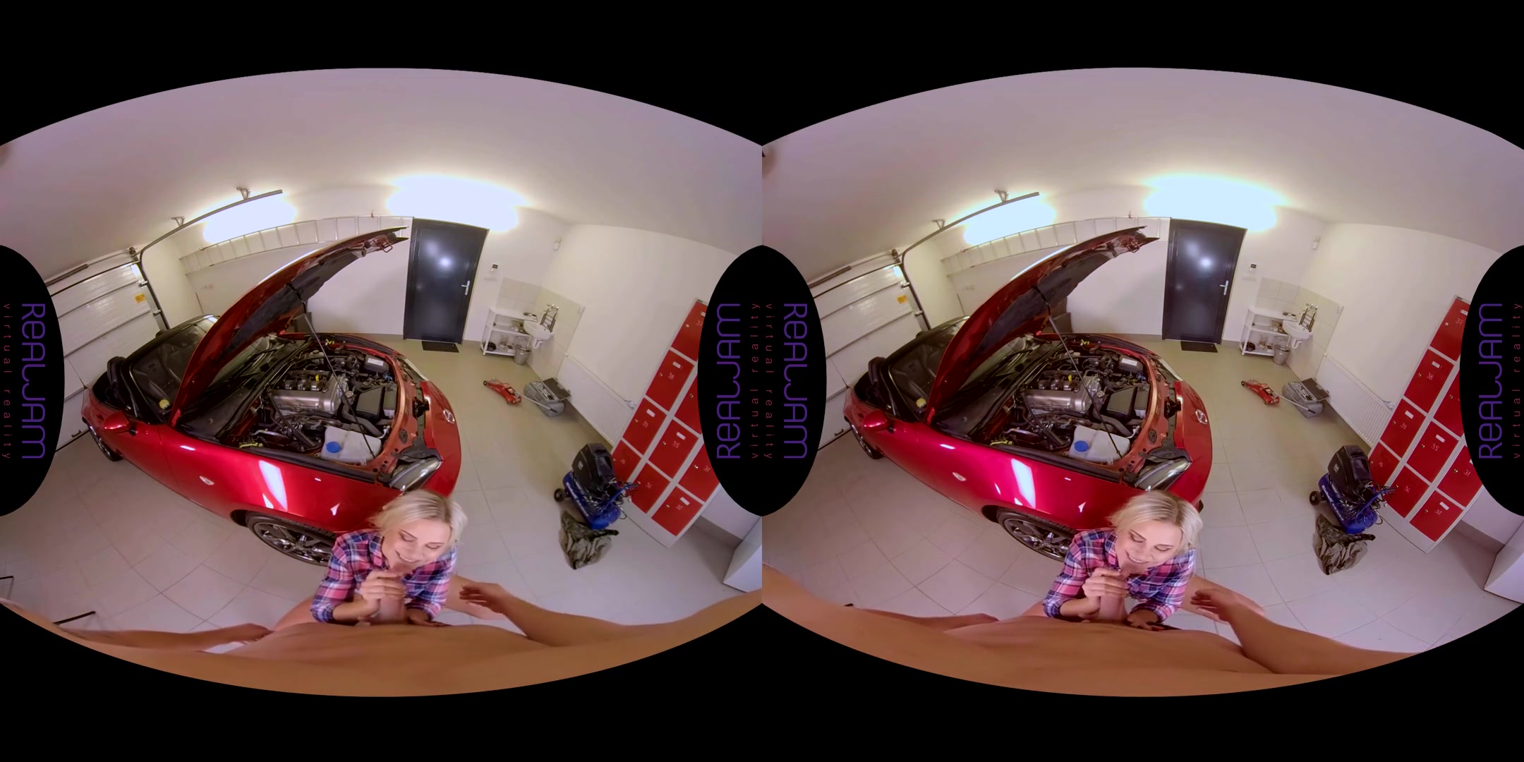 Lola Myluv in Red Car Passion - RealJamVR