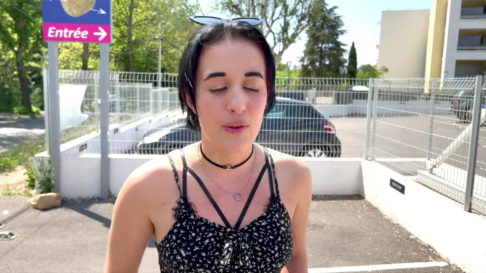 Leila, 18, librarian in Toulouse!