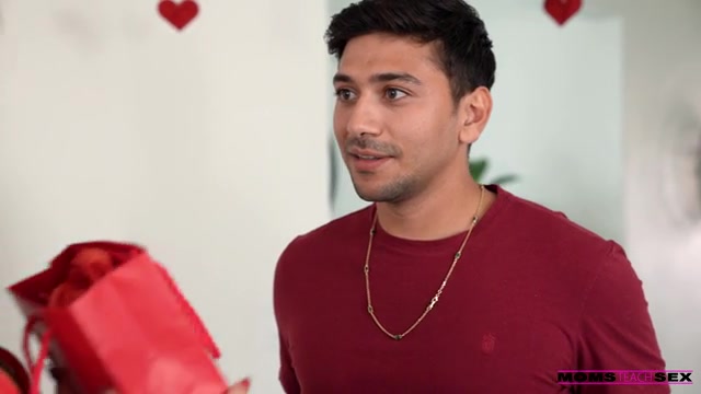 Stepmoms Valentines Day Wish - S21:E4 - Nubiles-Porn