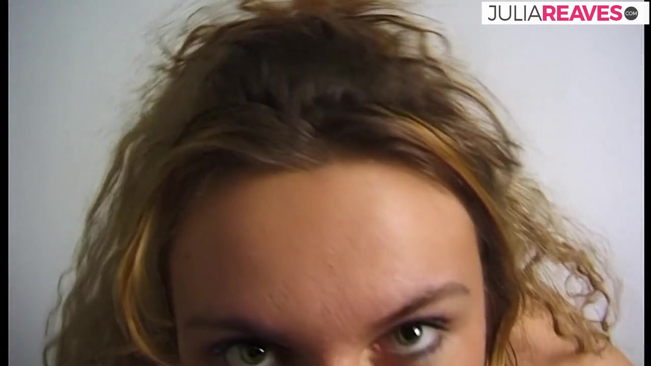 Blonde Girl Strips And Spreads Legs On The Bed - RetroGermanSpannerTour