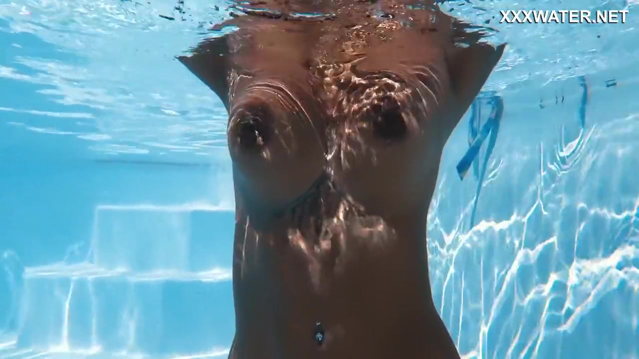 Enjoy Yorgelis Hottest Tits And Ass Underwater