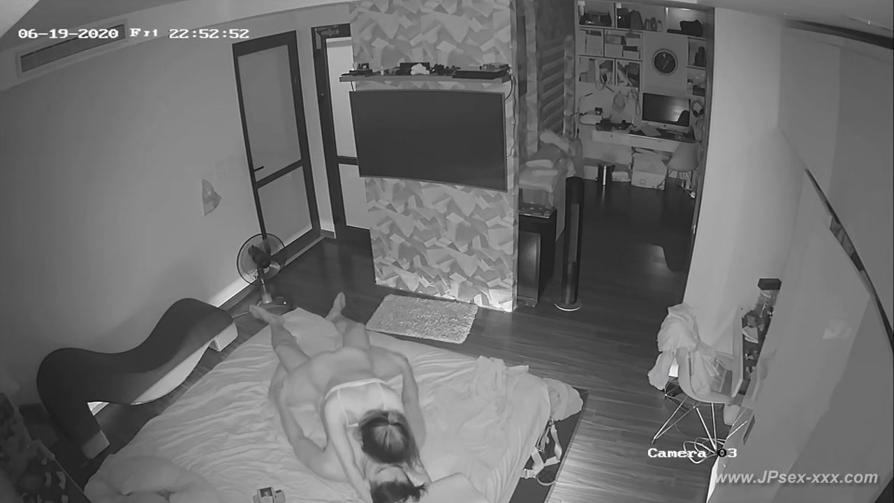 Hackers use the camera to remote monitoring of a lover's home life.587