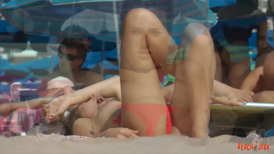 Lady in red - BeachJerk
