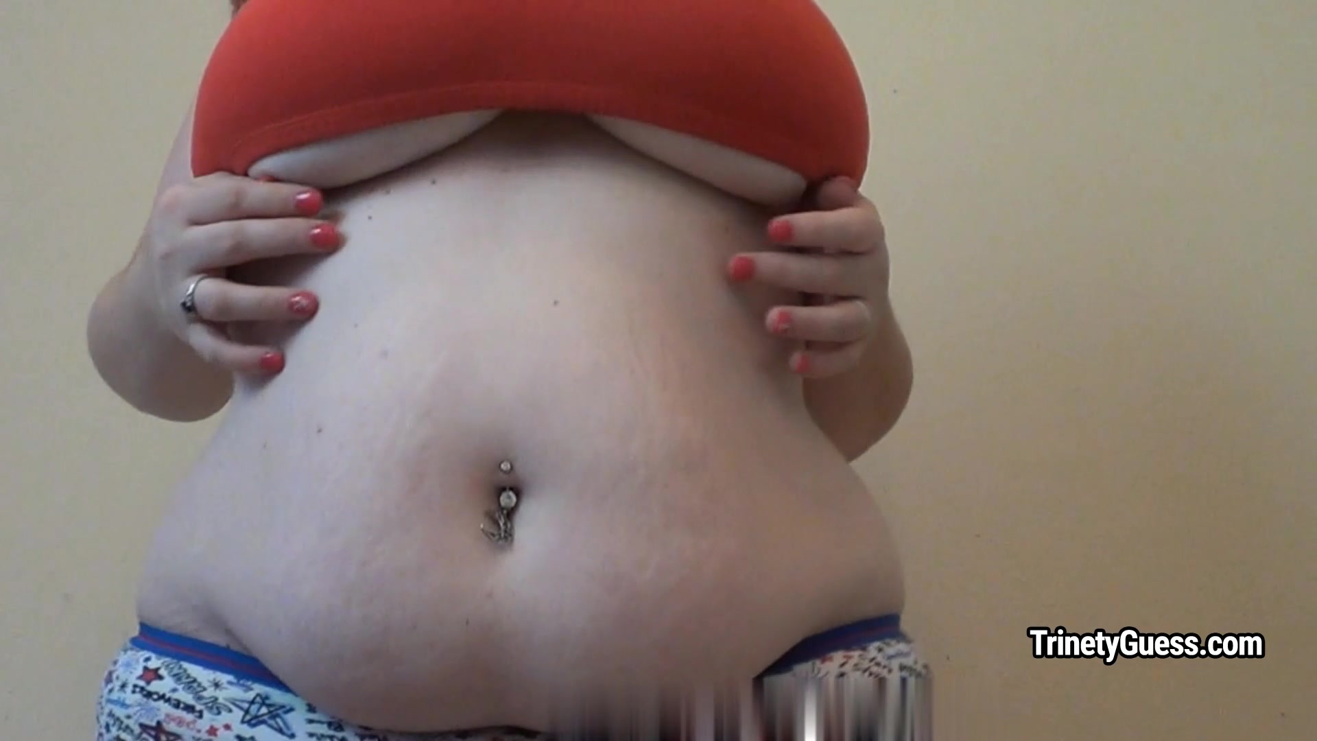 Zoftig Trinety Guess dresses off and shows her big frame
