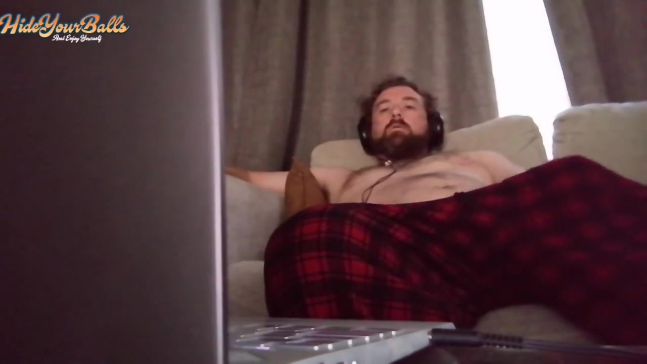 Solo Guy Enjoying Watching Porn And Cumming Hard