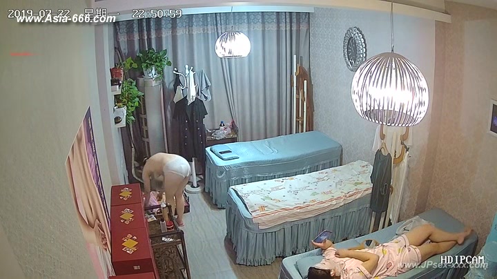 Hackers use the camera to remote monitoring of a lover's home life.375